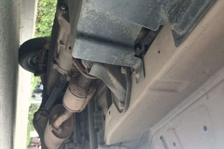 Used Wuling Zhiguang 2015 1.2L Practical LS-I Model Chassis Front Left