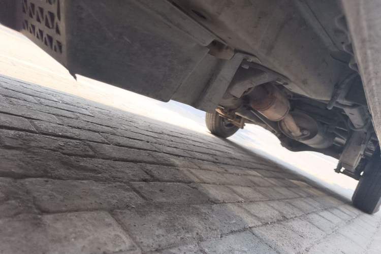 Used Wuling Zhiguang 2015 1.2L Practical LS-I Model Chassis Front Left