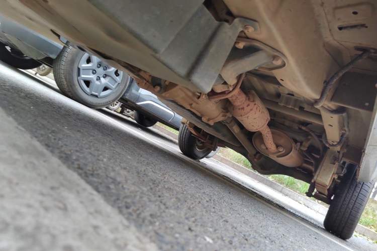 Used Wuling Zhiguang 2015 1.2L Practical LS-I Model Chassis Front Left
