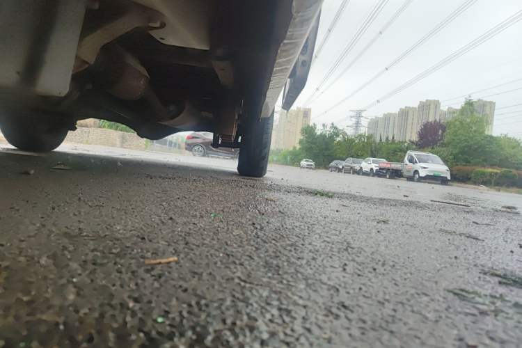 Used Wuling Zhiguang 2015 1.2L Practical LS-I Model Chassis Front Left