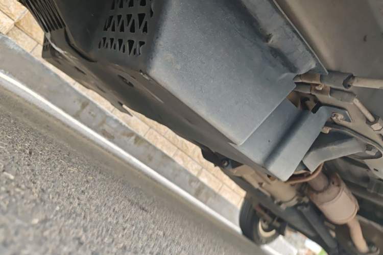 Used Wuling Zhiguang 2015 1.2L Standard Model LSI Chassis Front Left