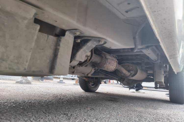 Used Wuling Zhiguang 2015 1.2L Practical LS-I Model Chassis Front Left
