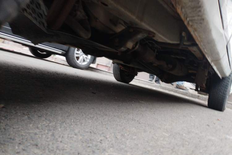 Used Wuling Zhiguang 2015 1.2L Practical LS-I Model Chassis Front Left