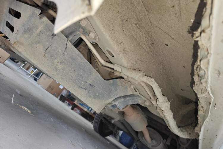 Used Wuling Zhiguang 2015 1.2L S Practical Model LSI Chassis Front Left