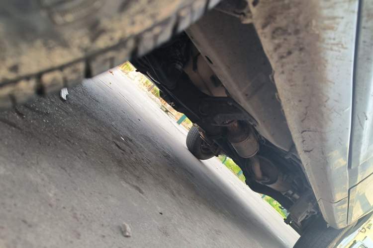 Used Wuling Zhiguang 2015 1.2L Practical LS-I Model Chassis Front Left
