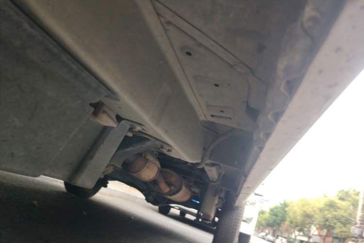 Used Wuling Zhiguang 2015 1.2L Practical LS-I Model Chassis Front Left