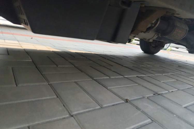 Used Wuling Zhiguang 2015 1.2L S Practical Model LSI Chassis Front Left