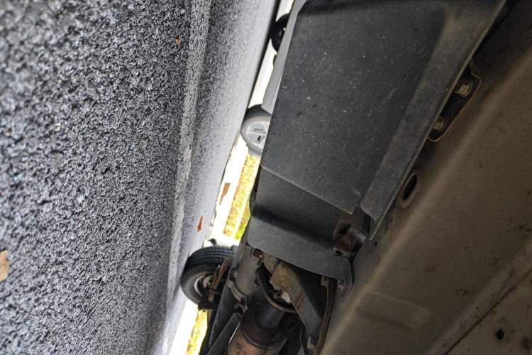 Used Wuling Zhiguang 2015 1.2L Practical LS-I Model Chassis Front Left