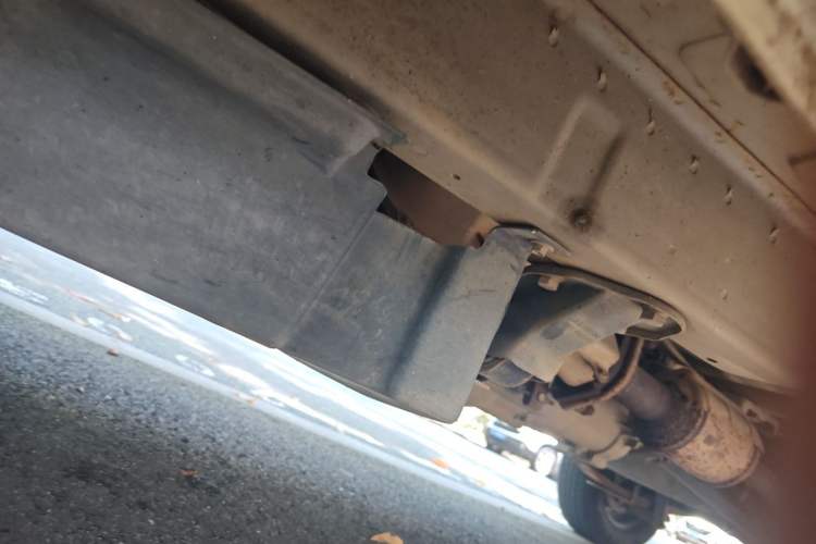 Used Wuling Zhiguang 2015 1.2L Practical LS-I Model Chassis Front Left