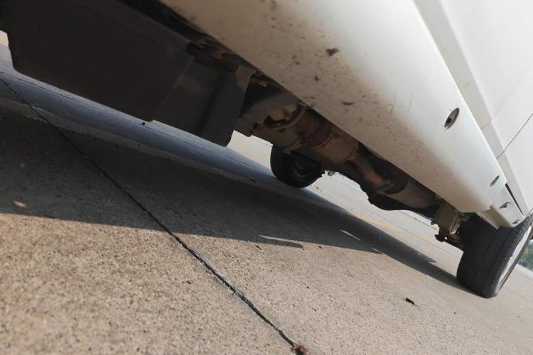 Used Wuling Zhiguang 2015 1.2L Practical LS-I Model Chassis Front Left