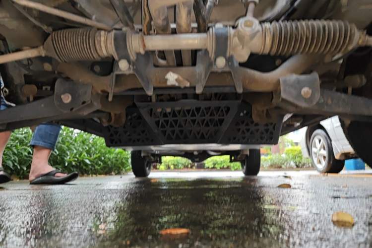 Used Wuling Zhiguang 2015 1.2L Practical LS-I Model Chassis Front