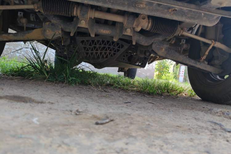 Used Wuling Zhiguang 2015 1.2L Practical LS-I Model Chassis Front