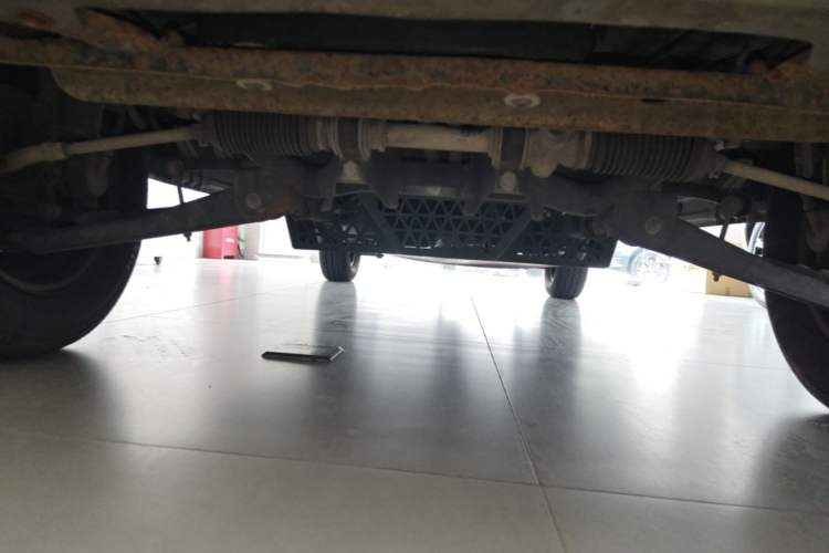 Used Wuling Zhiguang 2015 1.2L Practical LS-I Model Chassis Front