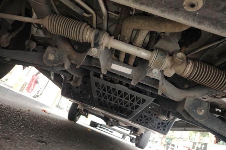 Used Wuling Zhiguang 2015 1.2L Practical LS-I Model Chassis Front