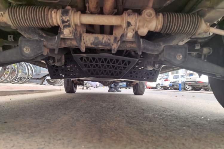 Used Wuling Zhiguang 2015 1.2L Practical LS-I Model Chassis Front