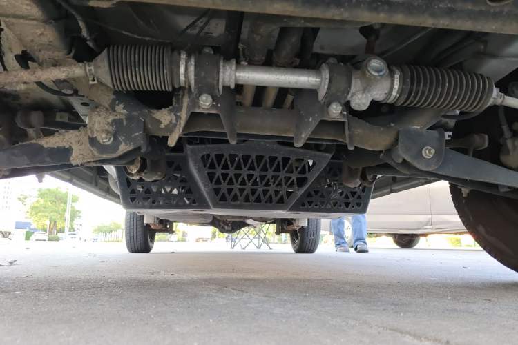 Used Wuling Zhiguang 2015 1.2L Practical LS-I Model Chassis Front