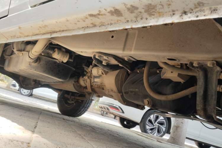 Used Wuling Zhiguang 2015 1.2L Practical LS-I Model Chassis Front Right