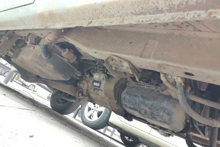 Used Wuling Zhiguang 2015 1.2L Practical LS-I Model Chassis Front Right