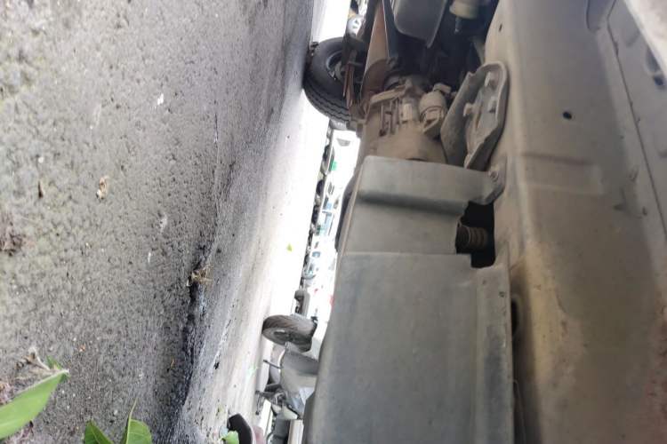 Used Wuling Zhiguang 2015 1.2L Practical LS-I Model Chassis Front Right