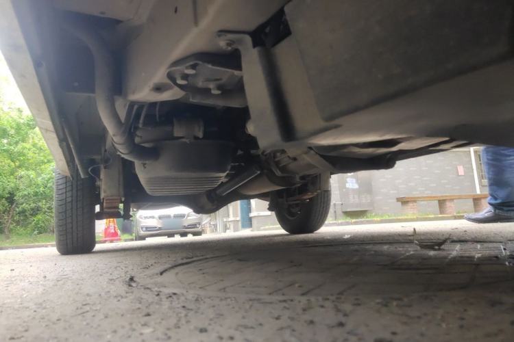 Used Wuling Zhiguang 2015 1.2L Practical LS-I Model Chassis Front Right