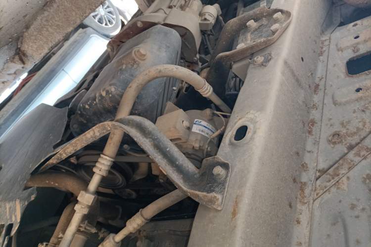 Used Wuling Zhiguang 2015 1.2L Practical LS-I Model Chassis Front Right