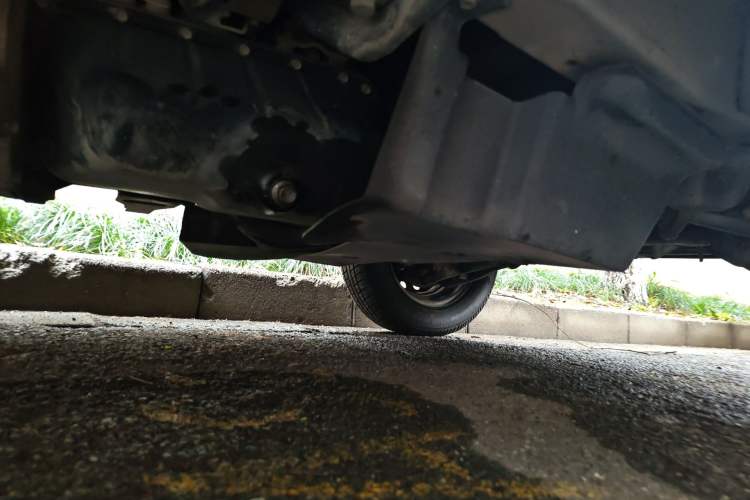 Used Wuling Zhiguang 2015 1.2L Practical LS-I Model Chassis Front Right