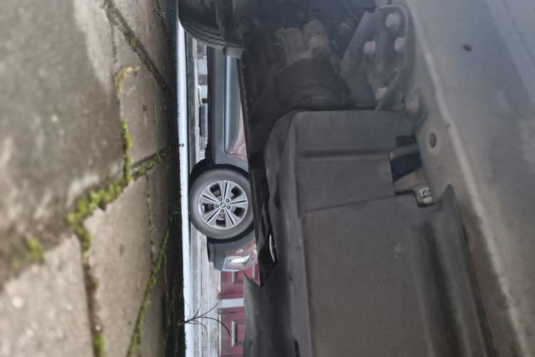Used Wuling Zhiguang 2015 1.2L S Practical Model LSI Chassis Front Right