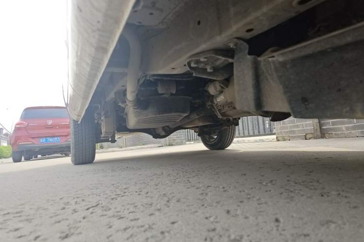 Used Wuling Zhiguang 2015 1.2L S Practical Model LSI Chassis Front Right