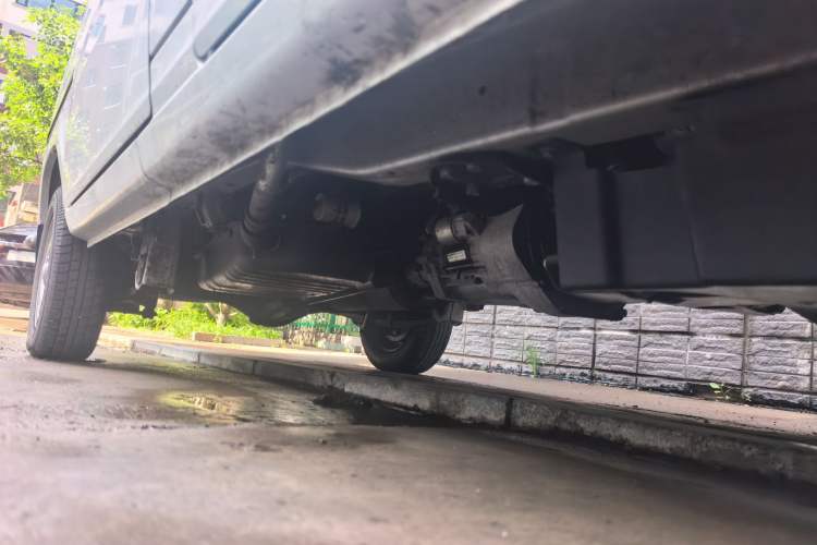 Used Wuling Zhiguang 2015 1.2L Practical LS-I Model Chassis Front Right