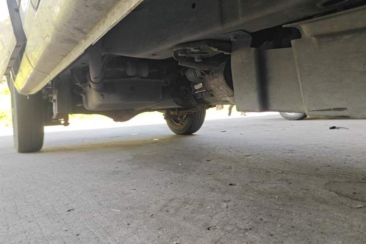 Used Wuling Zhiguang 2015 1.2L Practical LS-I Model Chassis Front Right
