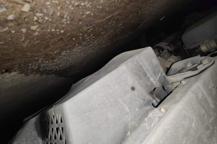 Used Wuling Zhiguang 2015 1.2L Practical LS-I Model Chassis Front Right