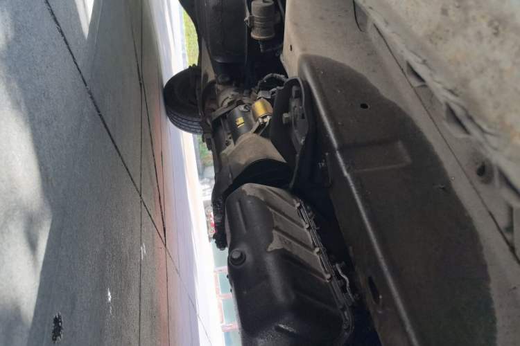 Used Wuling Zhiguang 2015 1.2L Practical LS-I Model Chassis Front Right