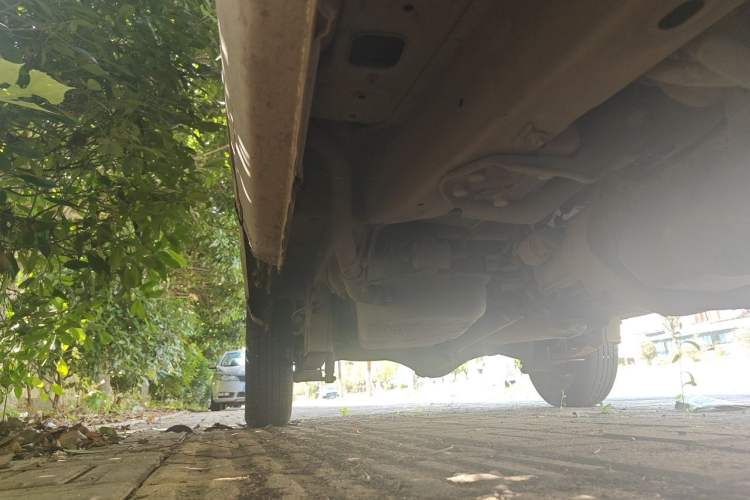 Used Wuling Zhiguang 2015 1.2L Practical LS-I Model Chassis Front Right