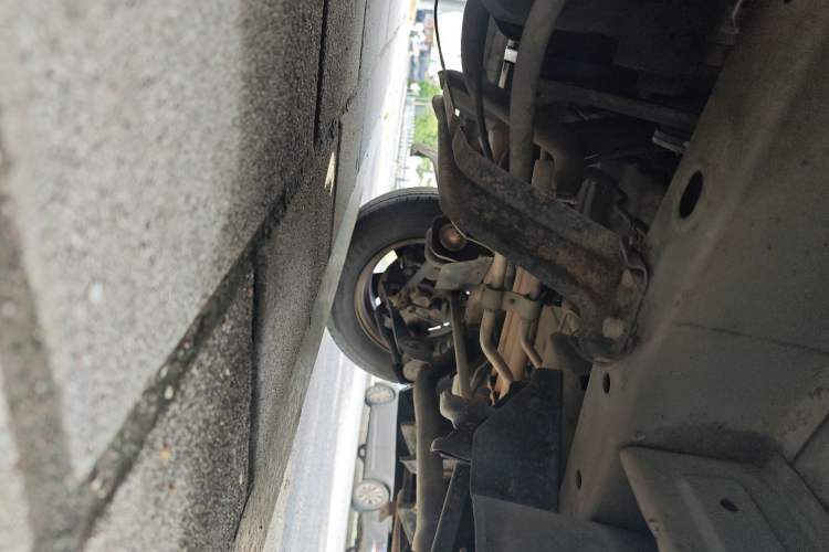 Used Wuling Zhiguang 2015 1.2L S Practical Model LSI Chassis Front Right