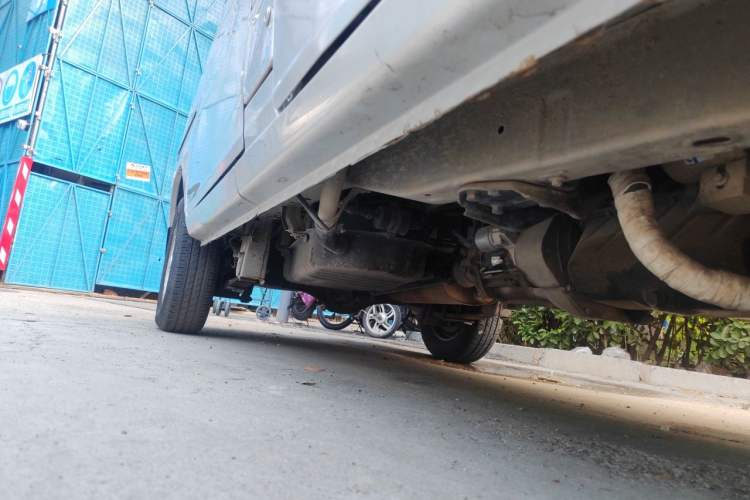 Used Wuling Zhiguang 2015 1.2L Practical LS-I Model Chassis Front Right