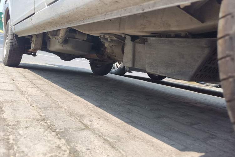 Used Wuling Zhiguang 2015 1.2L Practical LS-I Model Chassis Front Right