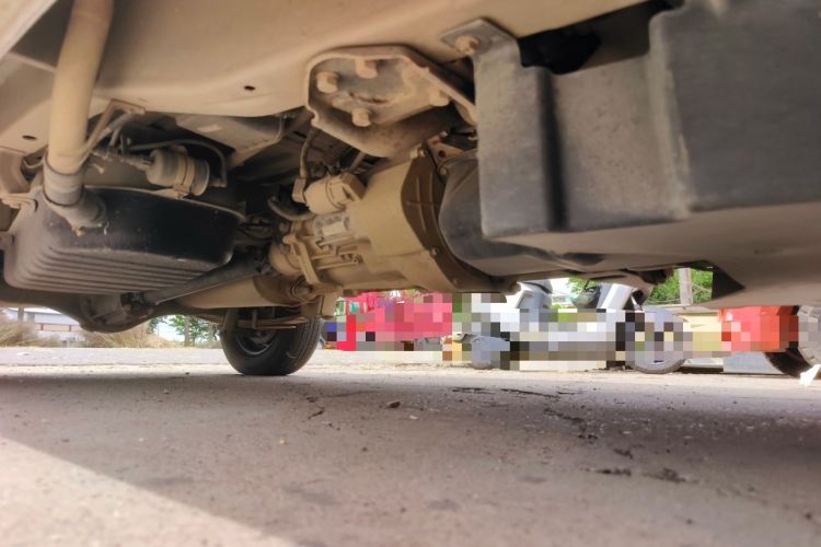 Used Wuling Zhiguang 2015 1.2L Practical LS-I Model Chassis Front Right