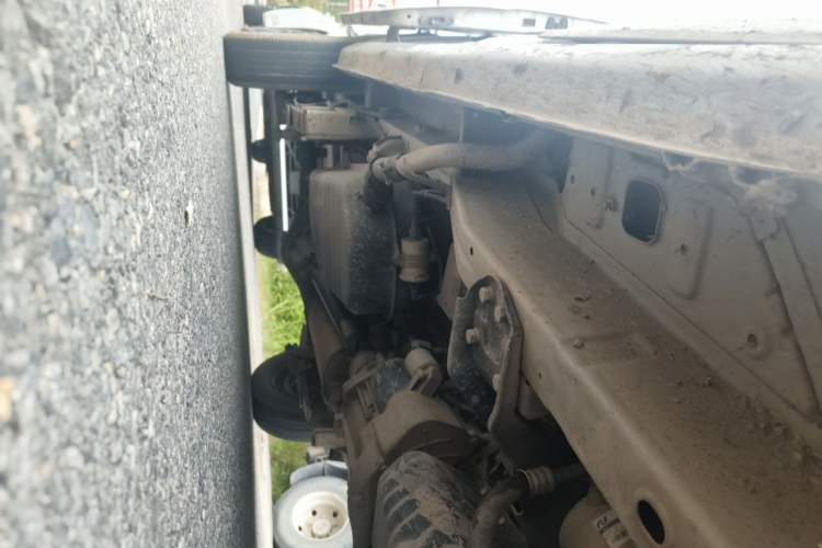 Used Wuling Zhiguang 2015 1.2L Practical LS-I Model Chassis Front Right