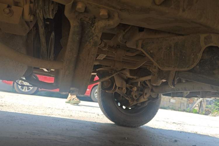 Used Wuling Zhiguang 2015 1.2L Practical LS-I Model Chassis Front Right