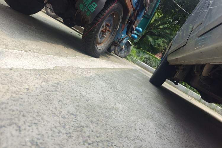 Used Wuling Zhiguang 2015 1.2L Practical LS-I Model Chassis Front Right