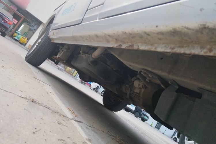 Used Wuling Zhiguang 2015 1.2L Practical LS-I Model Chassis Front Right