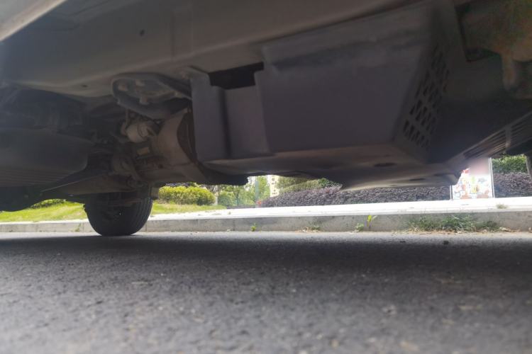 Used Wuling Zhiguang 2015 1.2L Practical LS-I Model Chassis Front Right
