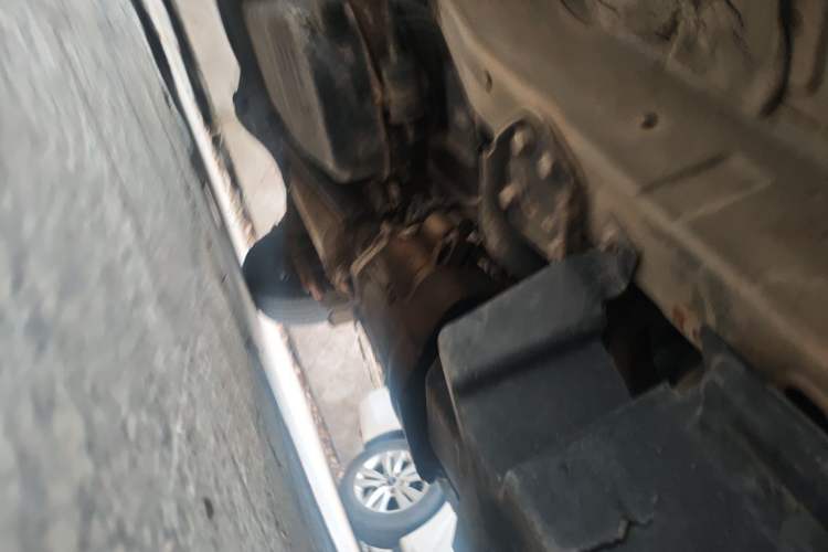 Used Wuling Zhiguang 2015 1.2L Practical LS-I Model Chassis Front Right