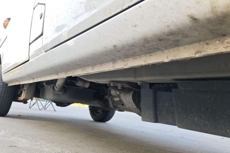 Used Wuling Zhiguang 2015 1.2L Practical LS-I Model Chassis Front Right
