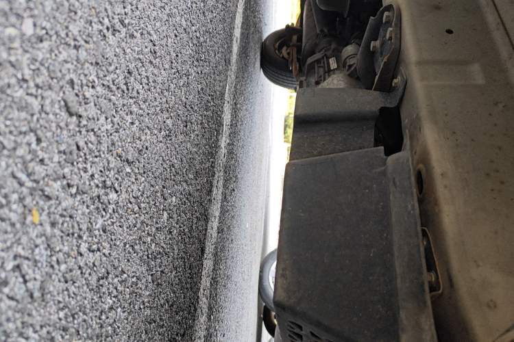 Used Wuling Zhiguang 2015 1.2L Practical LS-I Model Chassis Front Right