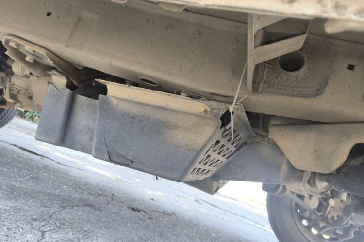 Used Wuling Zhiguang 2015 1.2L Practical LS-I Model Chassis Front Right