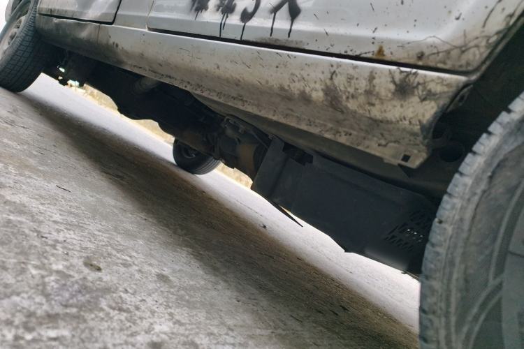 Used Wuling Zhiguang 2015 1.2L Practical LS-I Model Chassis Front Right