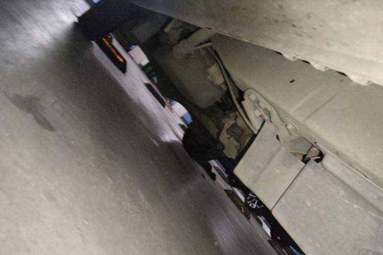 Used Wuling Zhiguang 2015 1.2L Practical LS-I Model Chassis Front Right