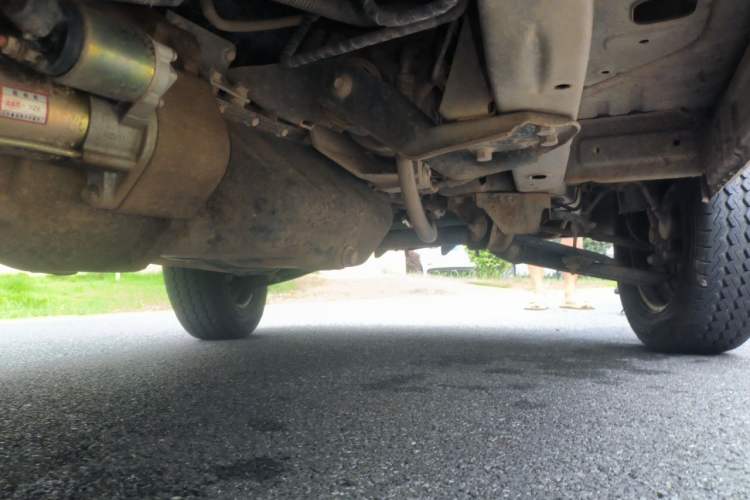 Used Wuling Zhiguang 2015 1.2L Practical LS-I Model Chassis Front Right