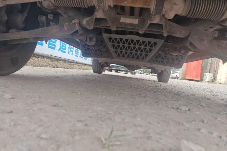 Used Wuling Zhiguang 2015 1.2L Practical LS-I Model Chassis Front